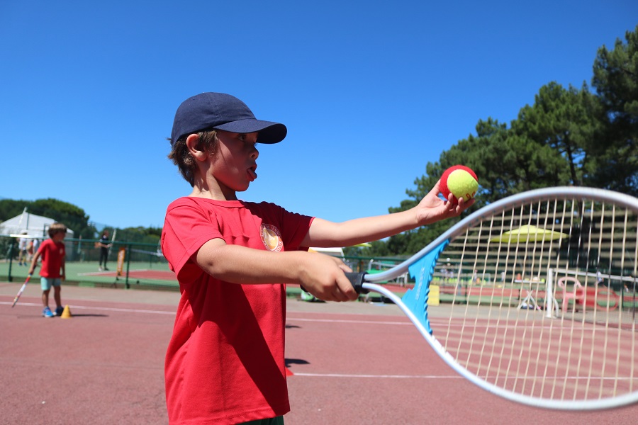 Những lời khuyên hàng đầu cho trẻ muốn bắt đầu chơi quần vợt